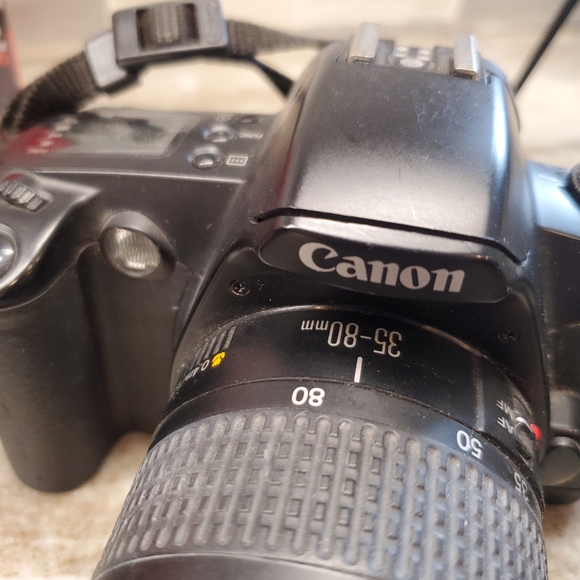 Canon EOS Elan 7 and EOS Rebel G With Lens And Accessories (see notes) - Picture 2 of 16